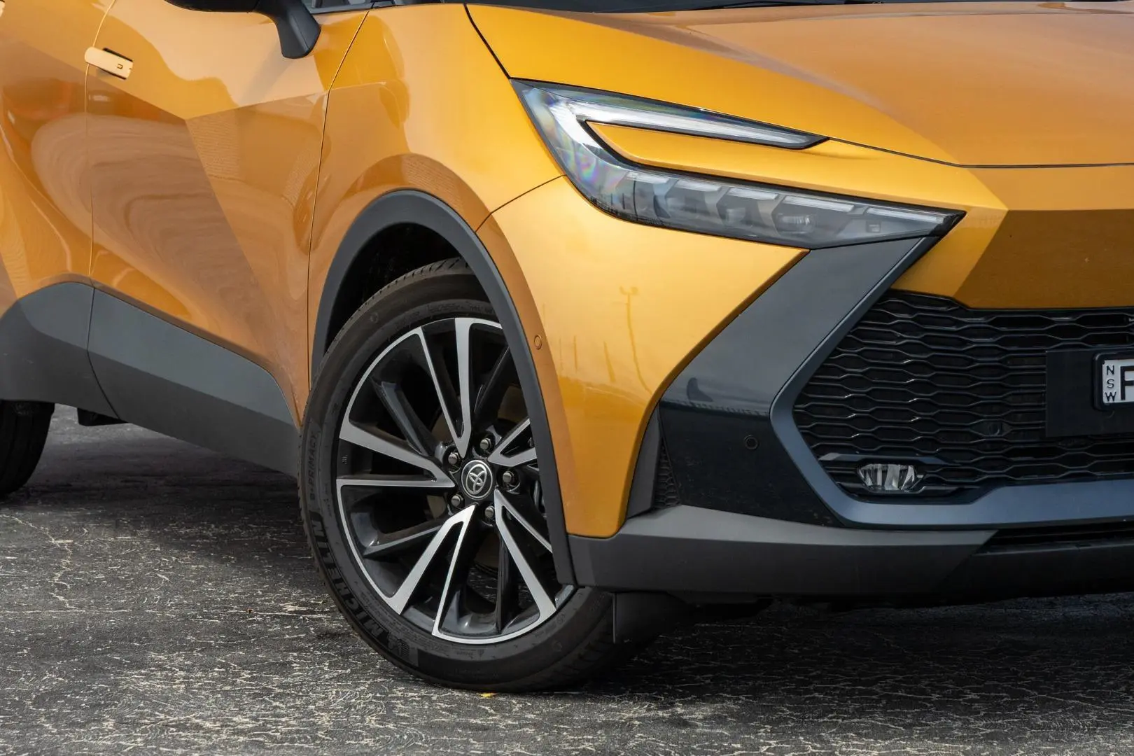 2025 Toyota C-HR Gallery Image 6