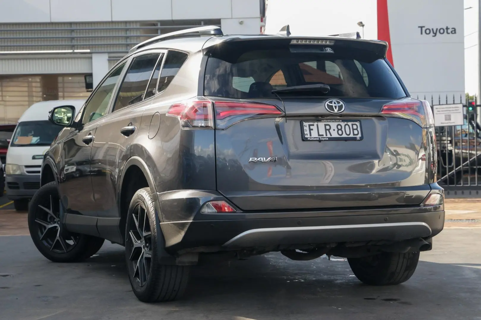 2017 Toyota RAV4 Image 2