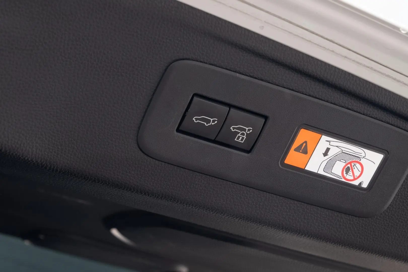 2024 Toyota Landcruiser Prado Gallery Image 17