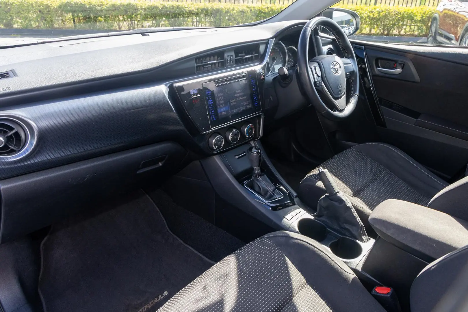 2017 Toyota Corolla Gallery Image 8