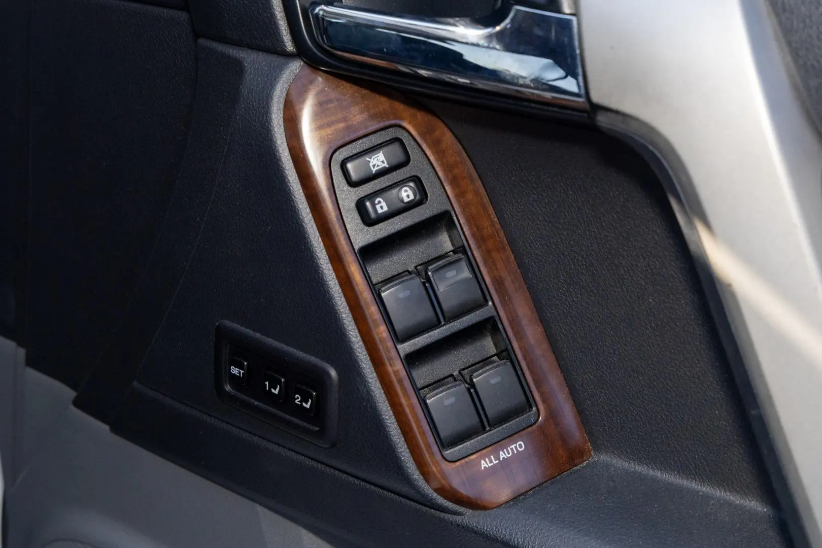 2011 Toyota Landcruiser Prado Gallery Image 18