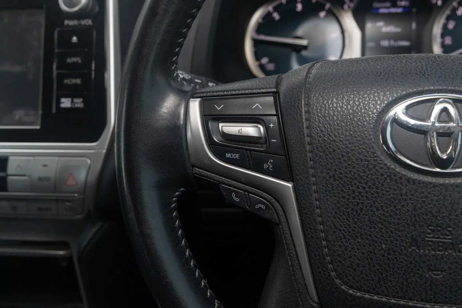 2019 Toyota Landcruiser Prado Gallery Image 11