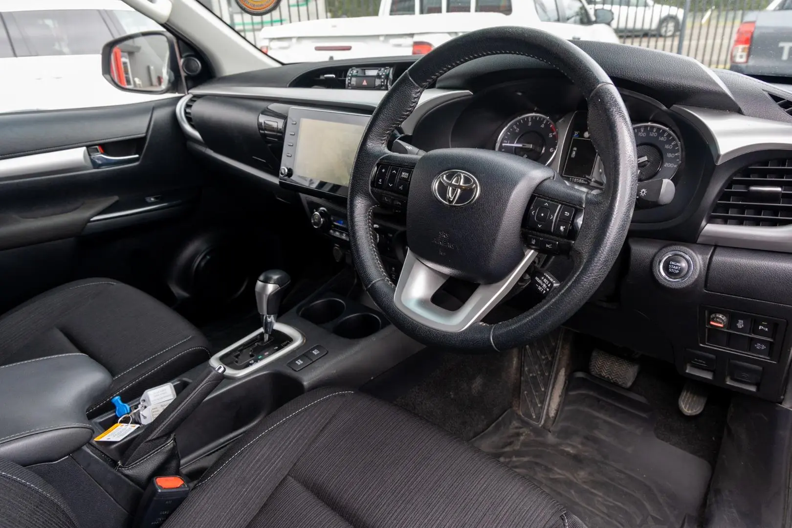 2021 Toyota Hilux Gallery Image 7