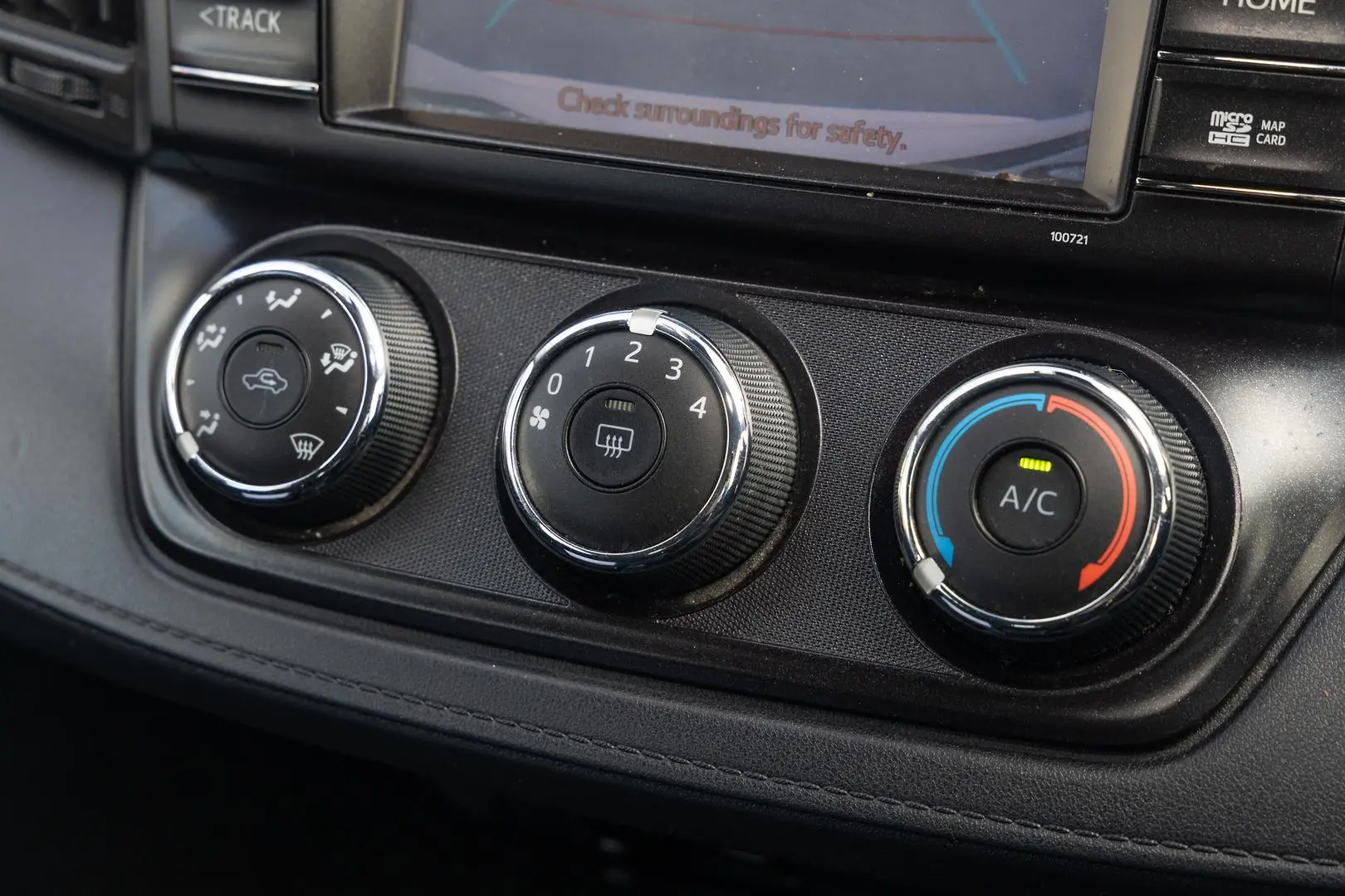 2018 Toyota RAV4 Gallery Image 16