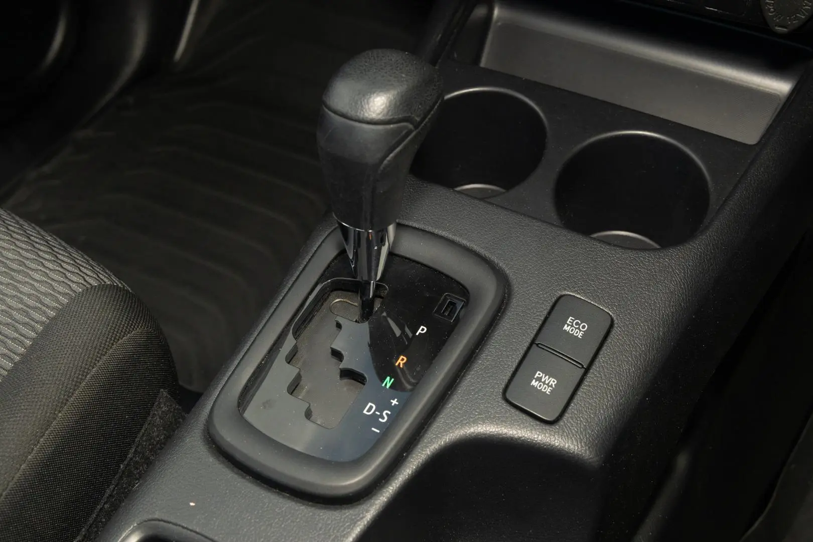 2019 Toyota Hilux Gallery Image 16