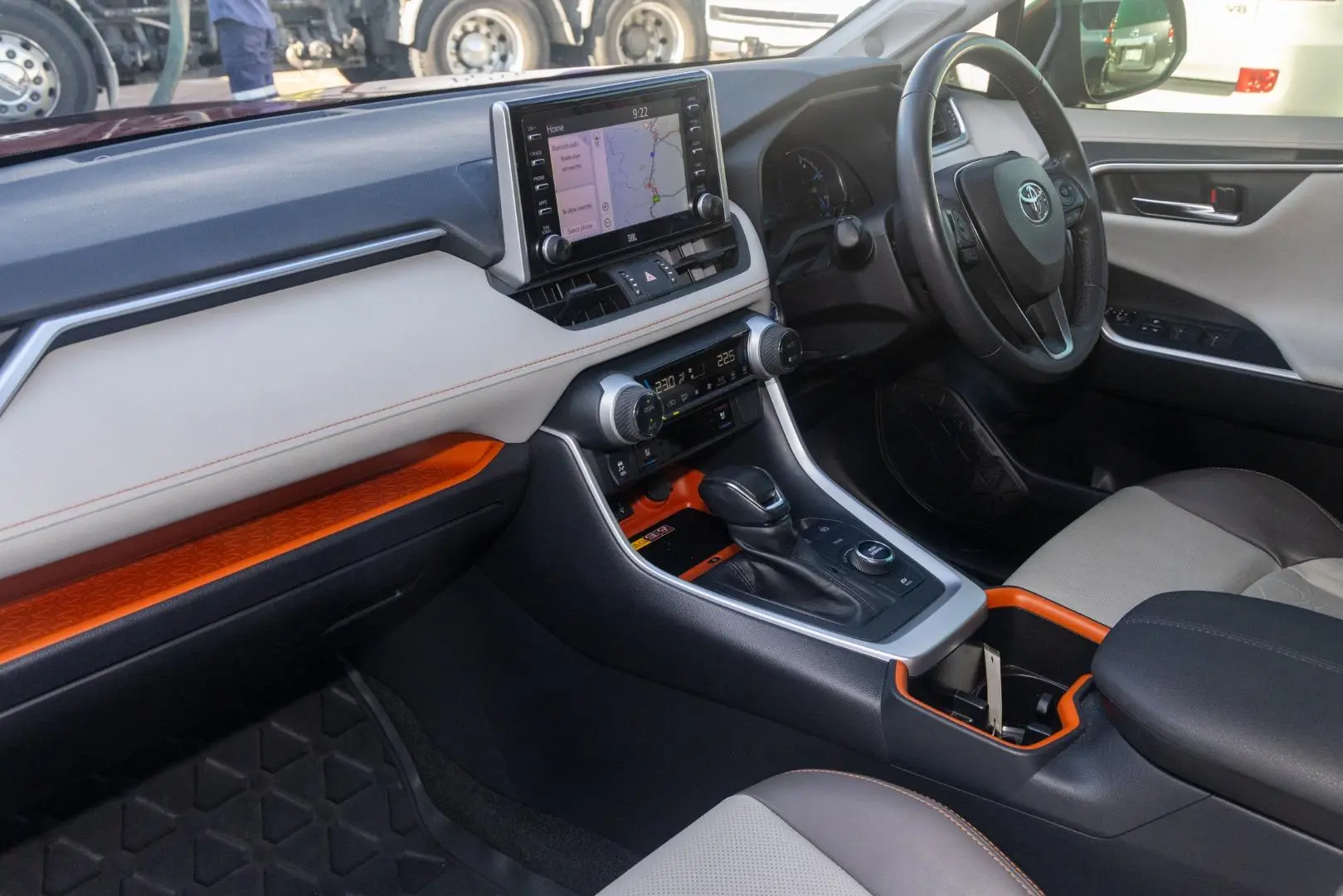 2022 Toyota RAV4 Gallery Image 8