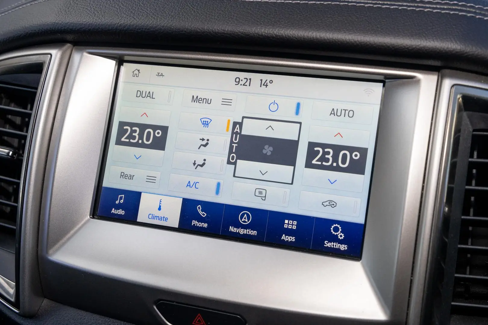 2018 Ford Everest Gallery Image 15