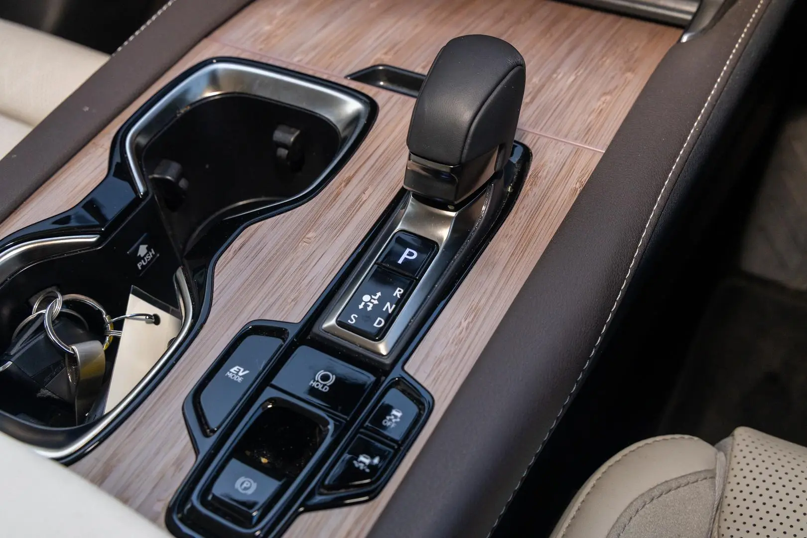 2024 Lexus RX Gallery Image 17