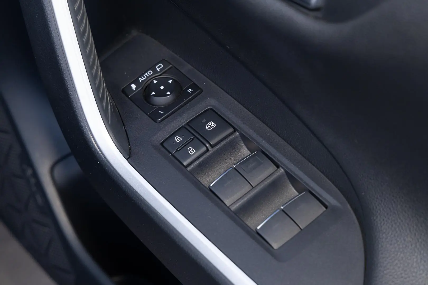 2023 Toyota RAV4 Gallery Image 18