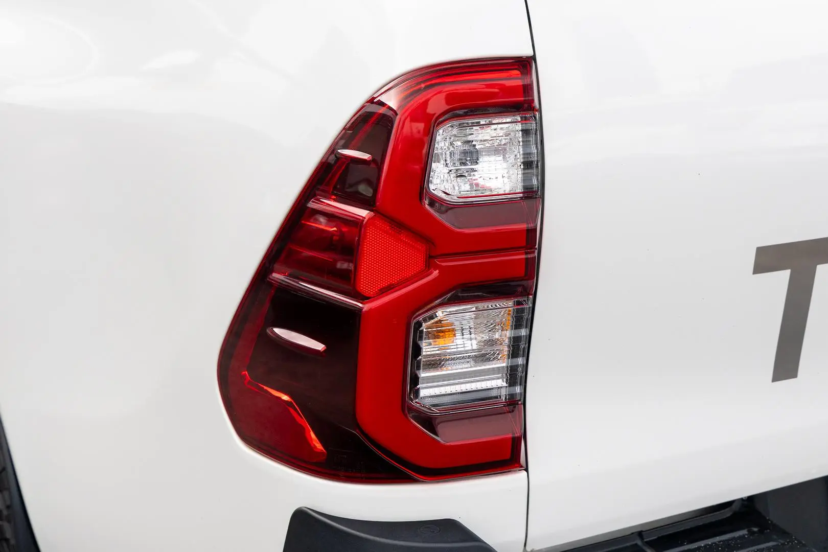 2024 Toyota Hilux Gallery Image 19