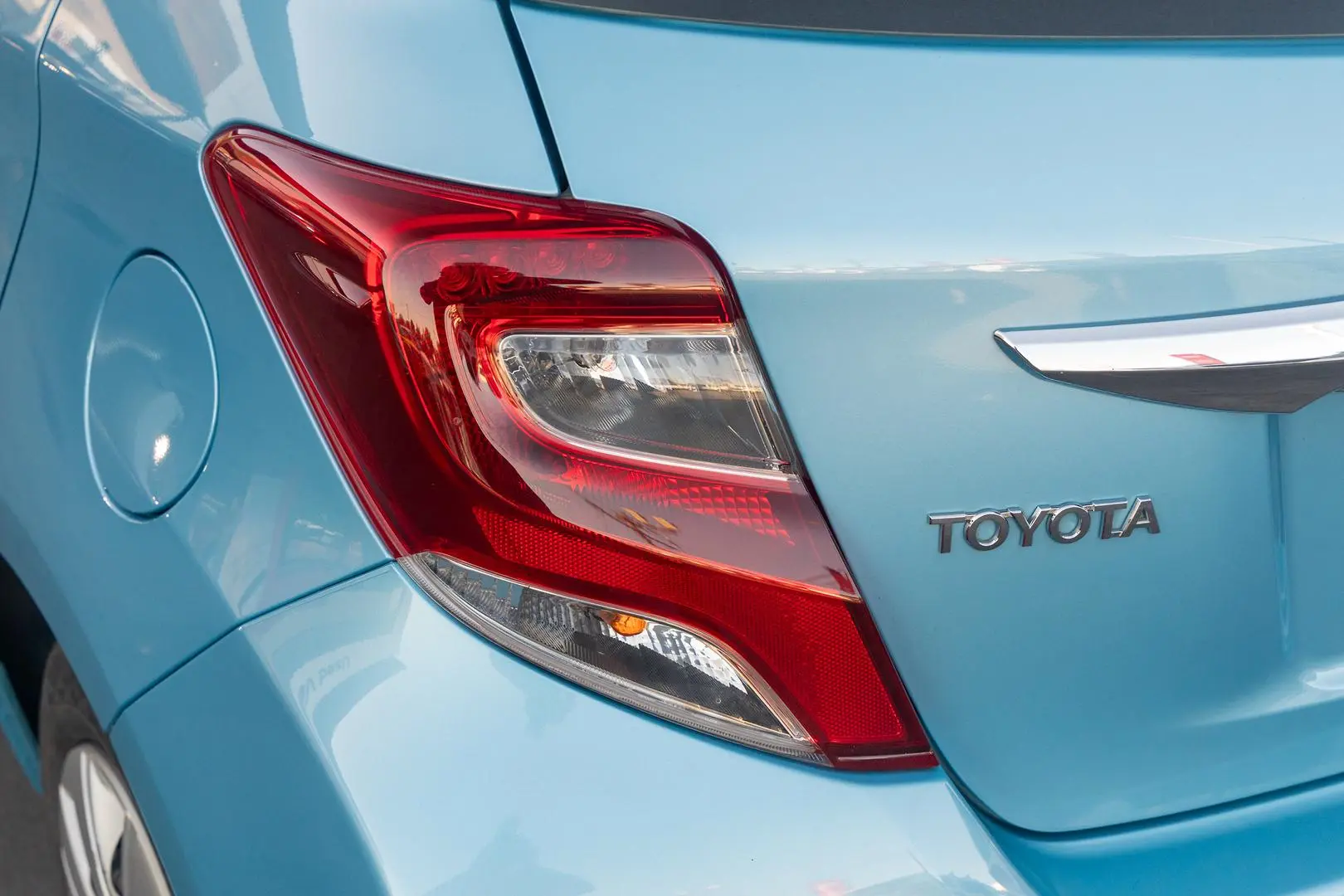 2015 Toyota Yaris Gallery Image 21