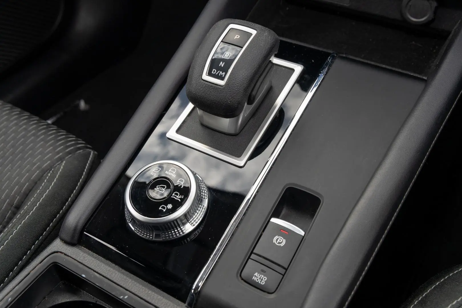 2023 Mitsubishi Outlander Gallery Image 17