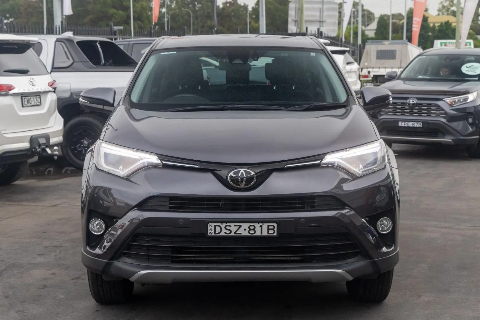 2017 Toyota RAV4 Gallery Image 4