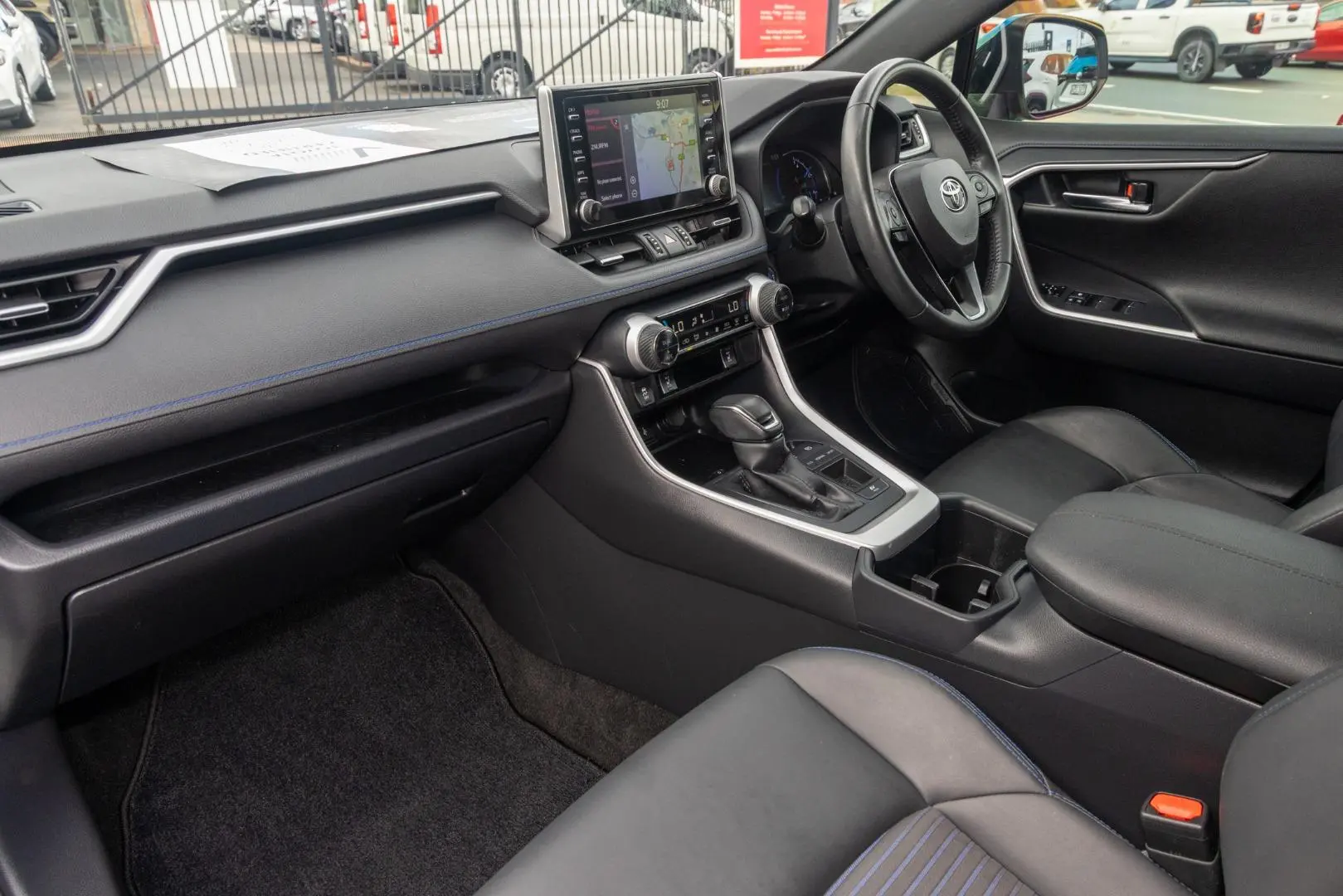 2022 Toyota RAV4 Gallery Image 8