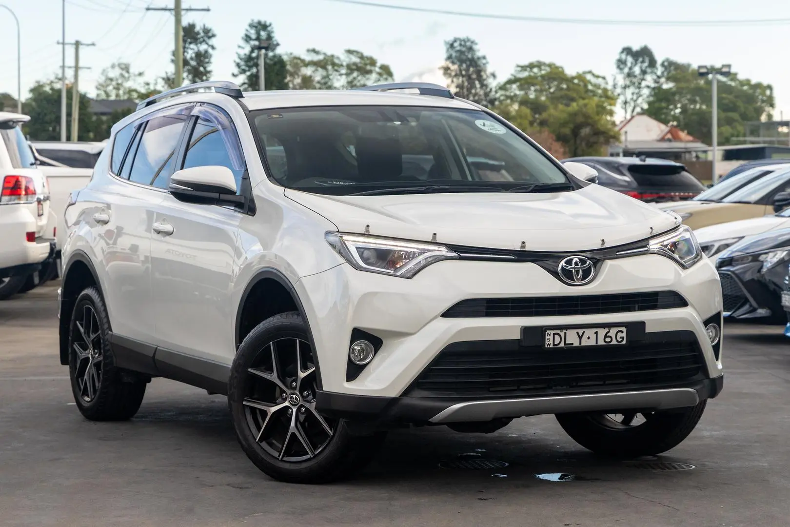 2017 Toyota RAV4 Image