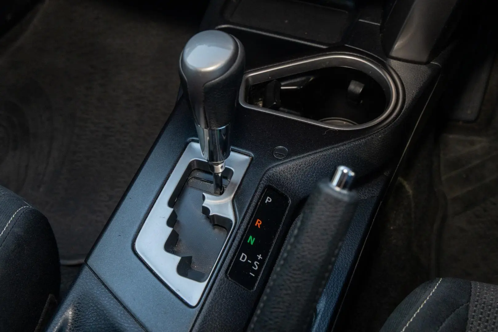 2016 Toyota RAV4 Gallery Image 17