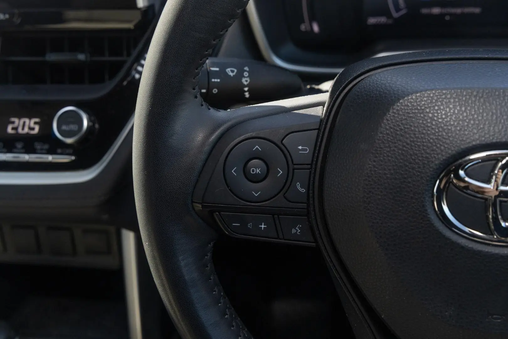 2023 Toyota Corolla Cross Gallery Image 11