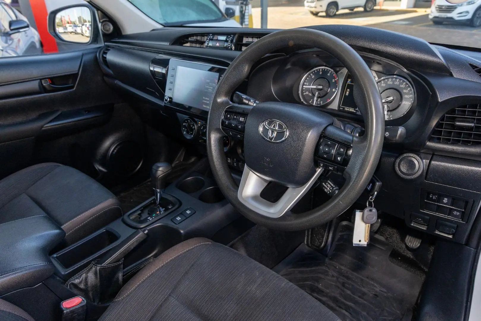 2020 Toyota Hilux Gallery Image 7