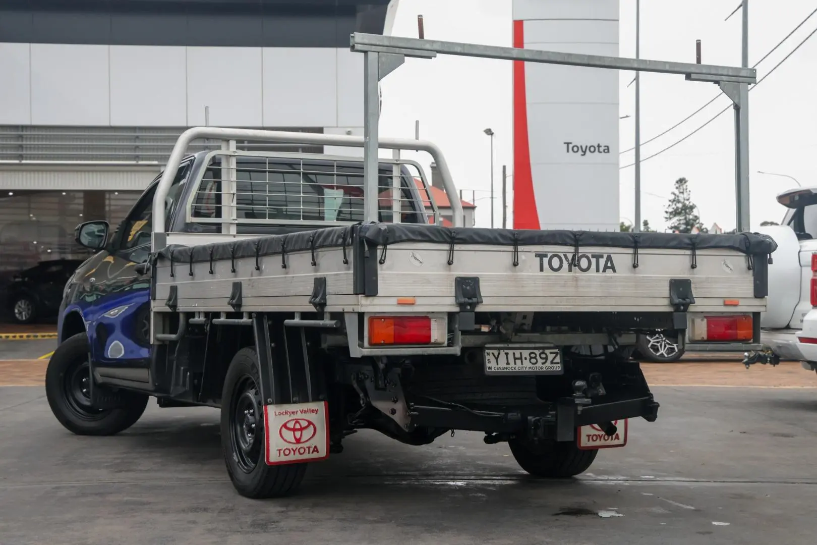 2019 Toyota Hilux Gallery Image 2