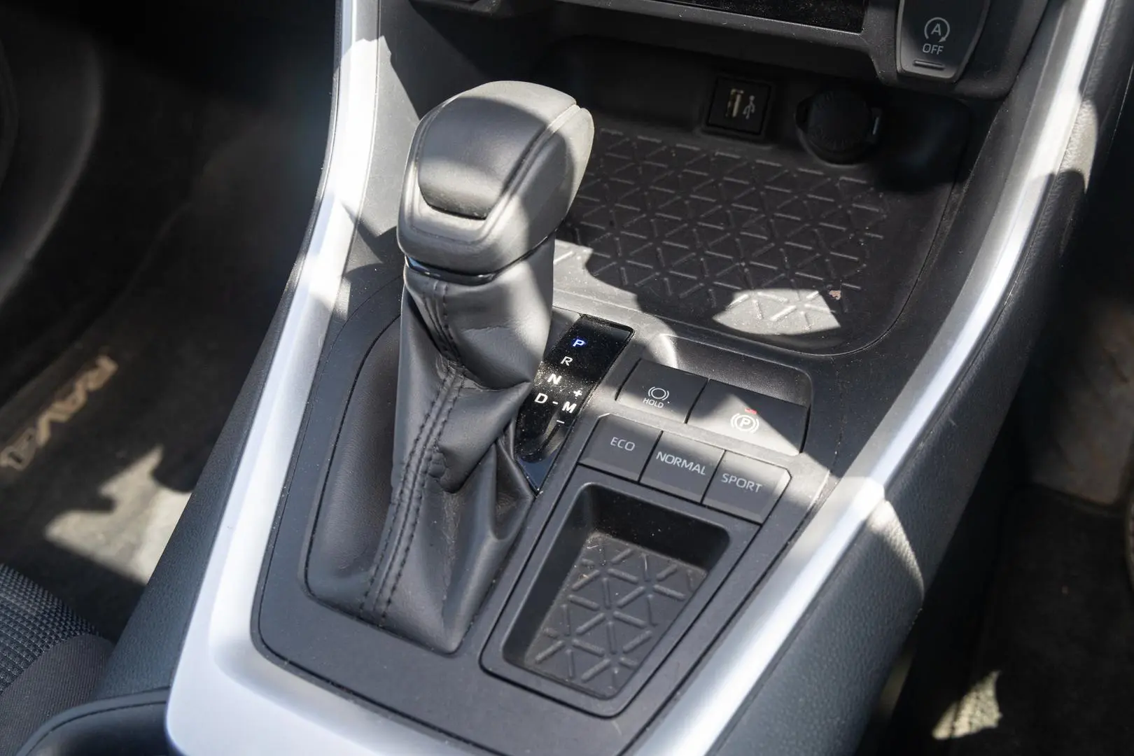 2023 Toyota RAV4 Gallery Image 17