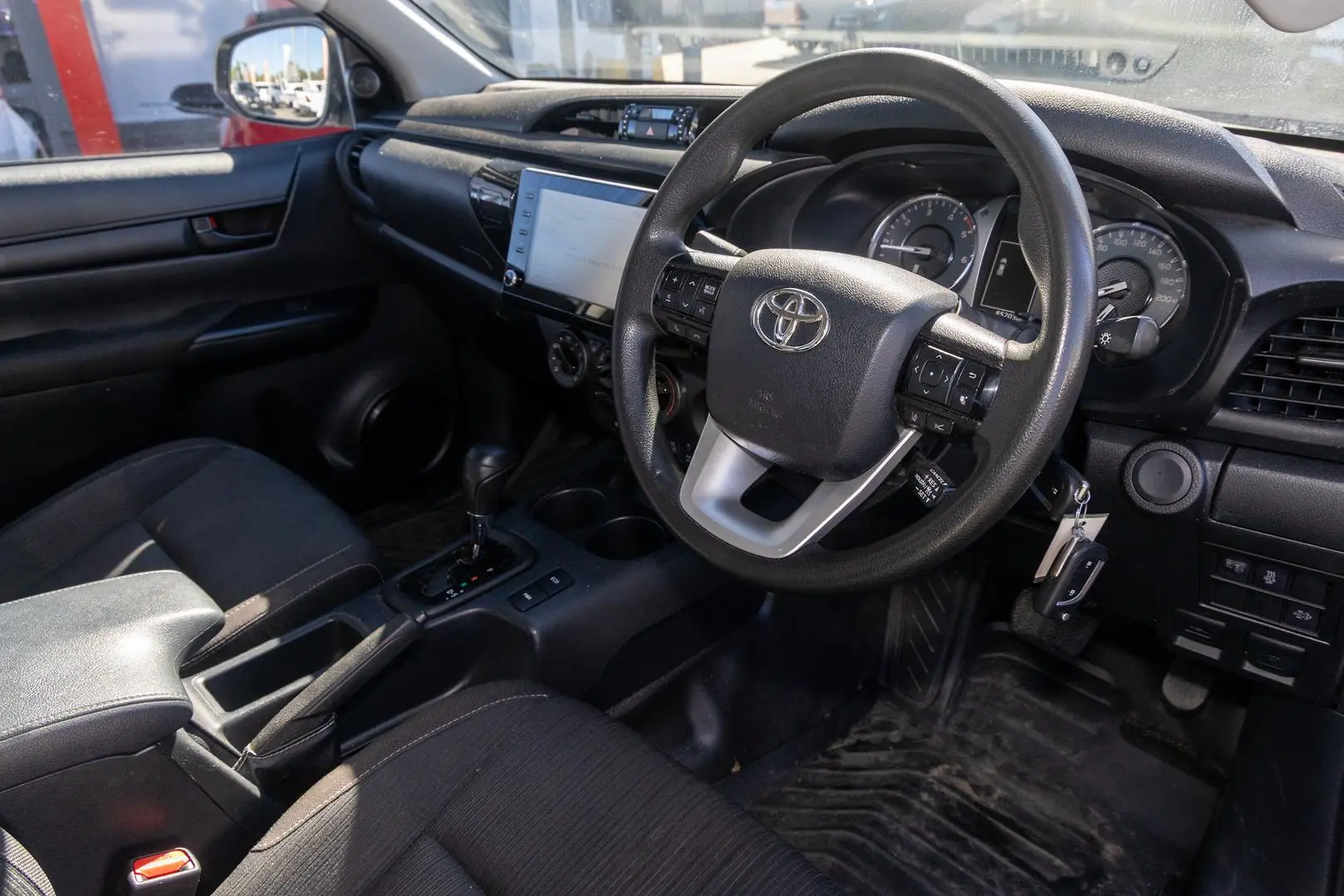 2023 Toyota Hilux Gallery Image 7