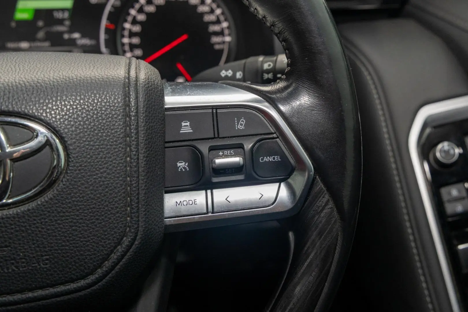 2022 Toyota Landcruiser Gallery Image 12