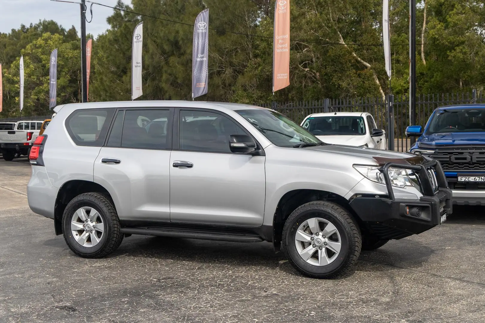 2022 Toyota Landcruiser Prado Gallery Image 3