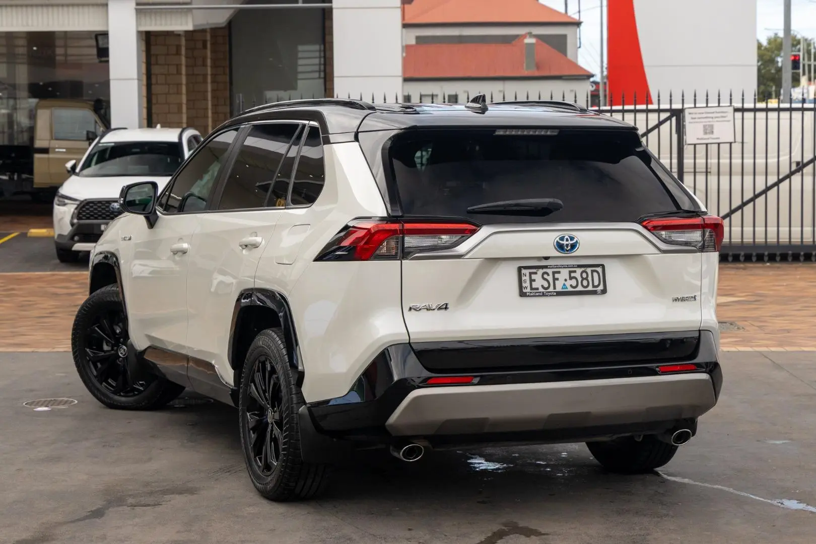 2022 Toyota RAV4 Gallery Image 2
