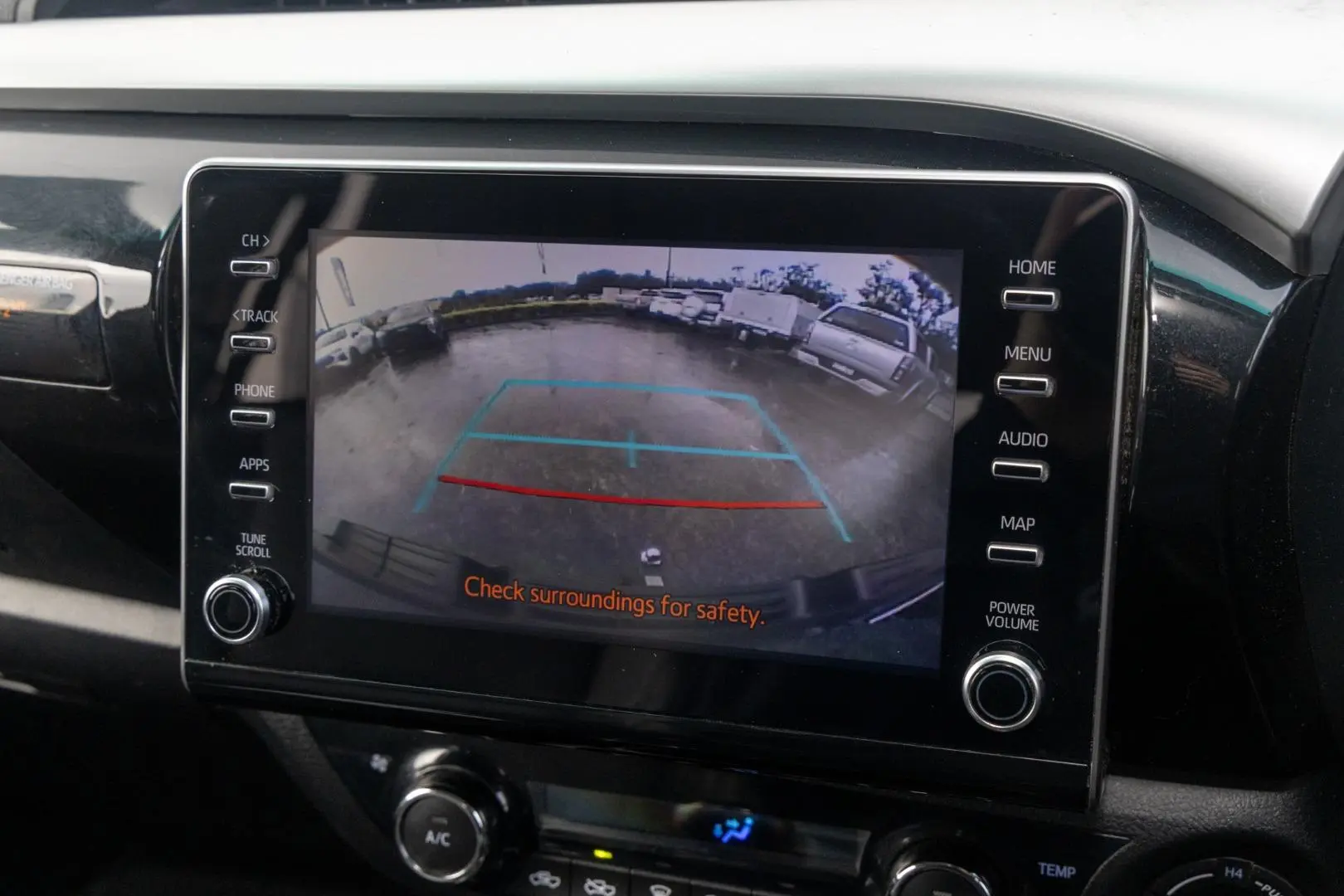 2020 Toyota Hilux Gallery Image 14
