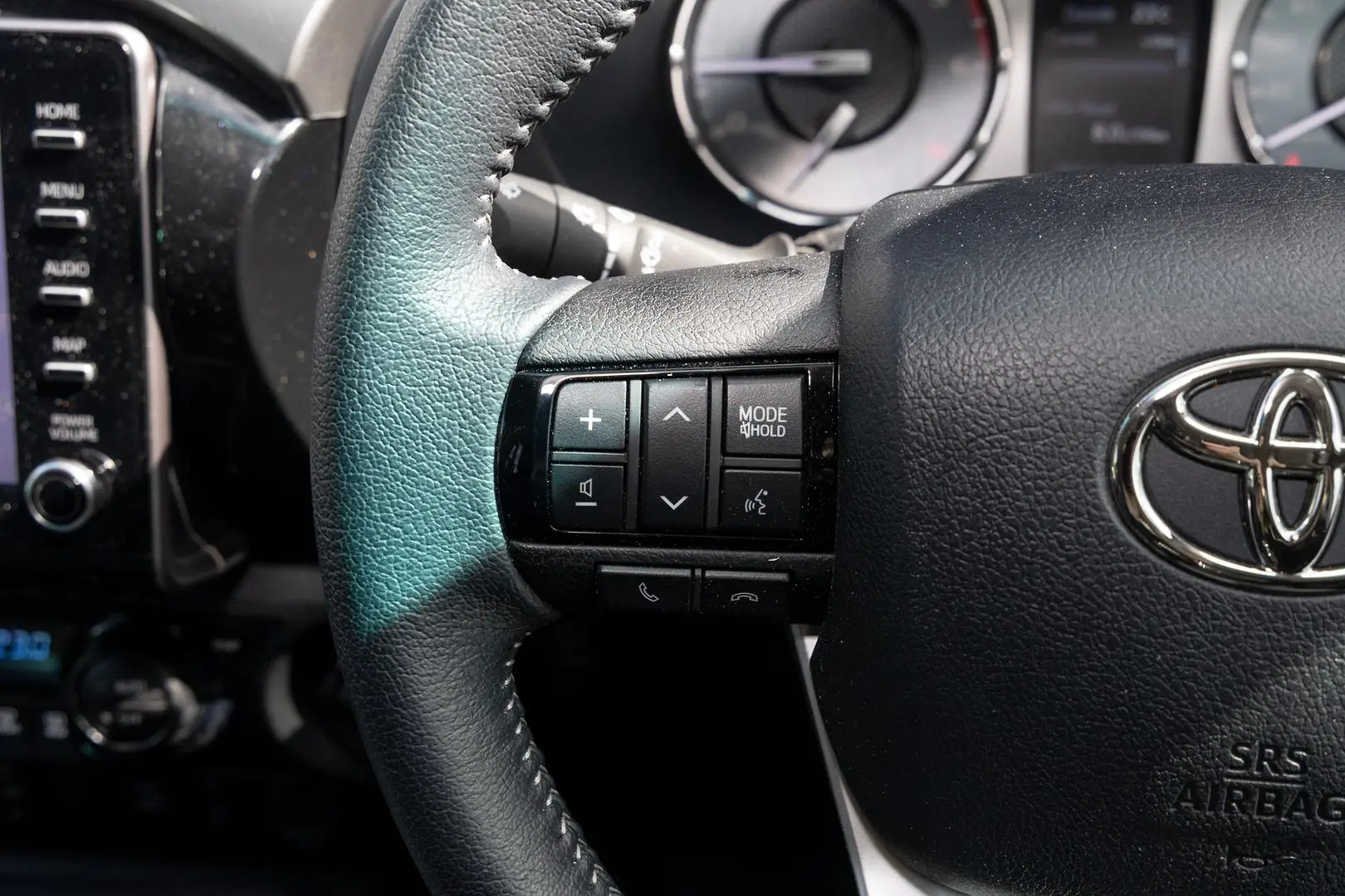 2023 Toyota Hilux Gallery Image 11