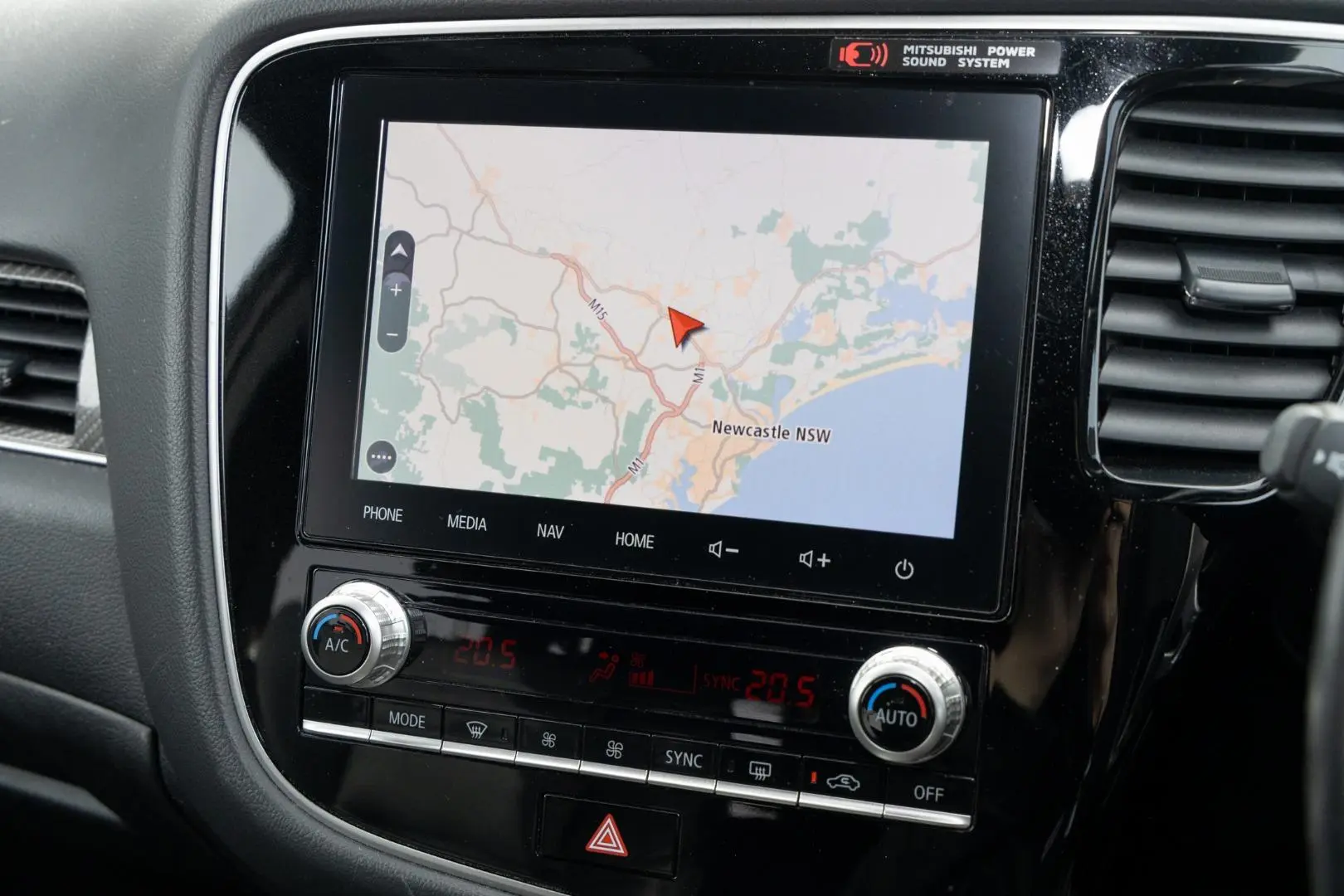 2020 Mitsubishi Outlander Gallery Image 15