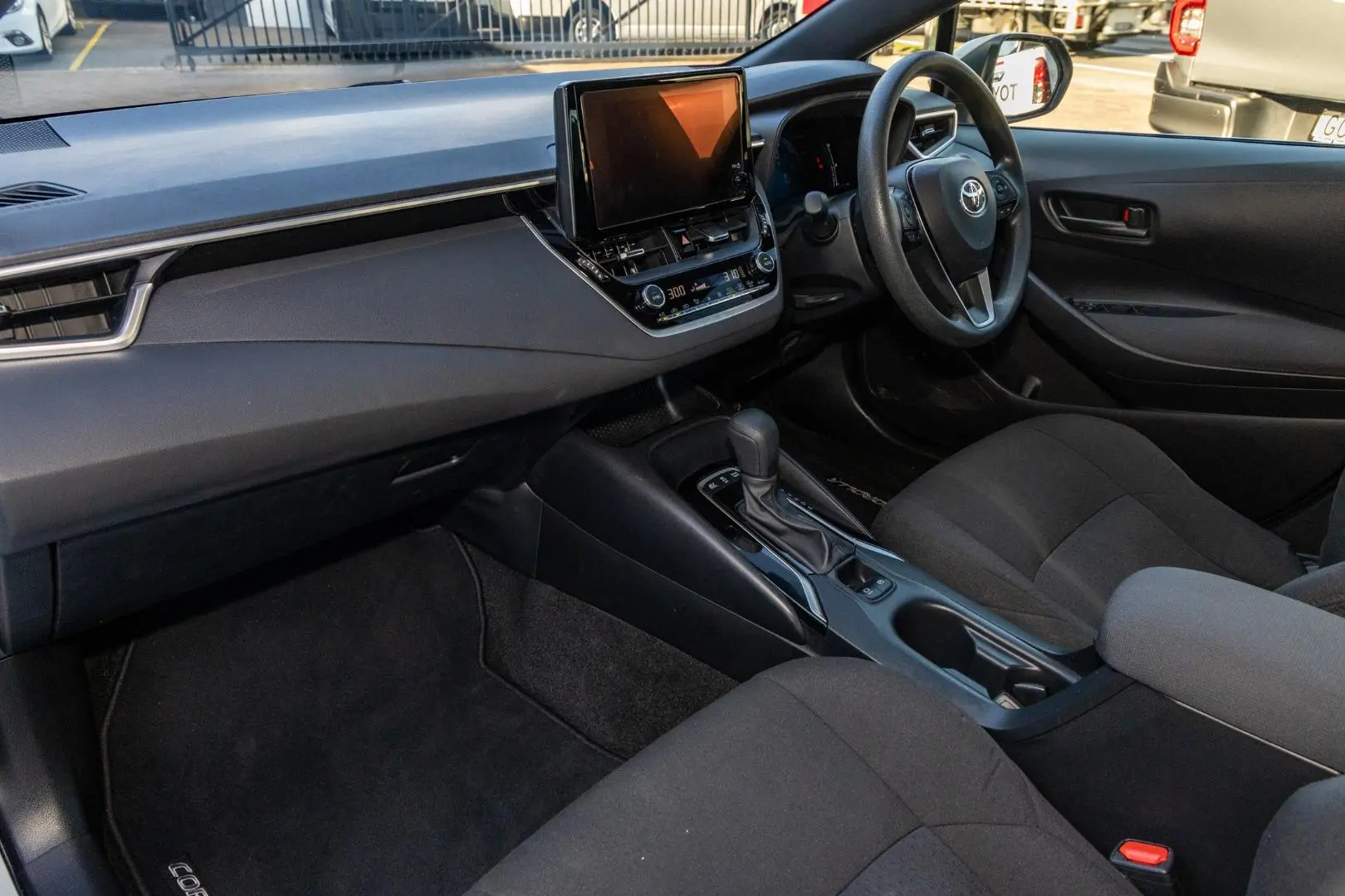 2025 Toyota Corolla Gallery Image 8