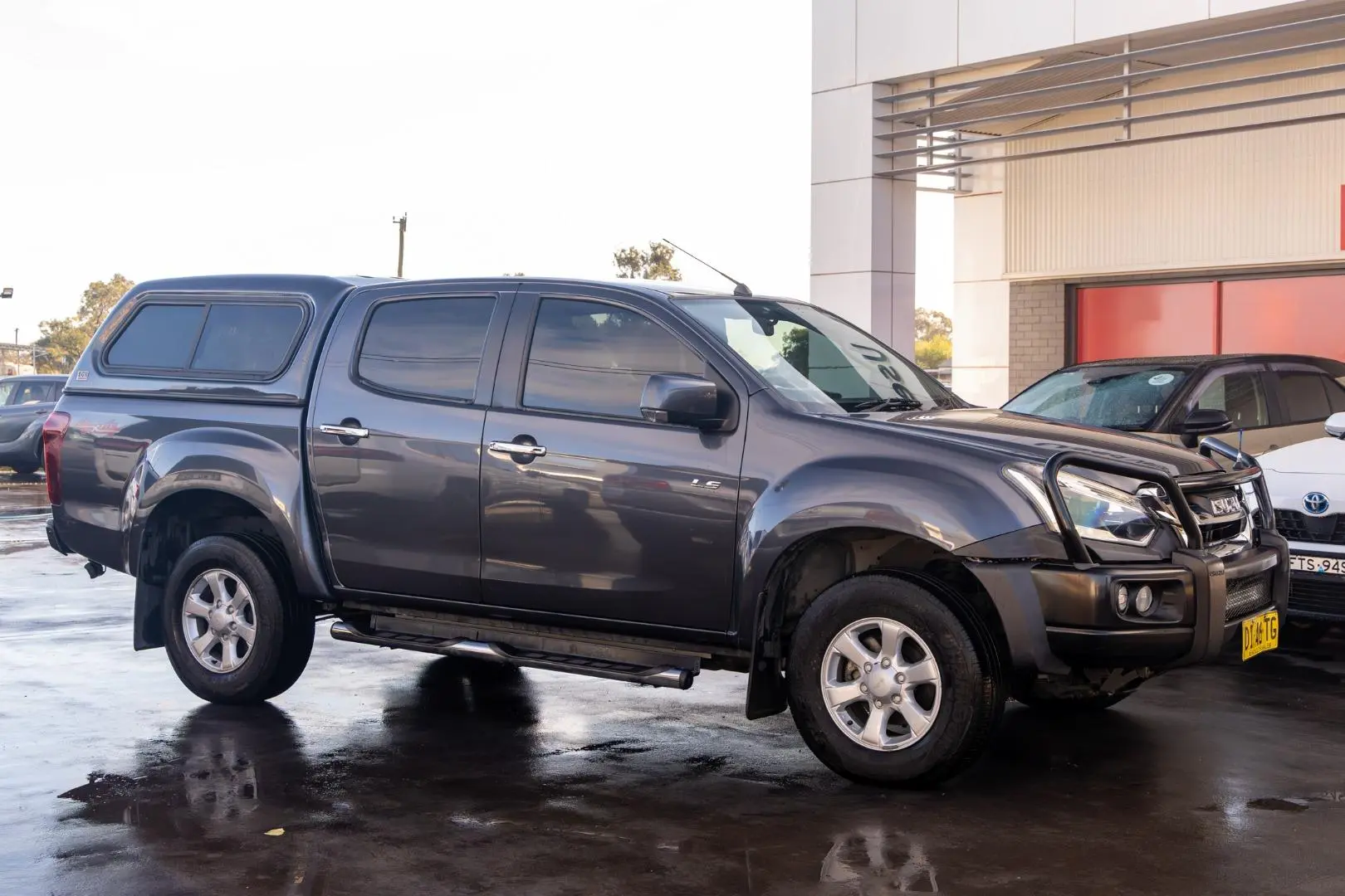 2019 Isuzu D-MAX Gallery Image 3