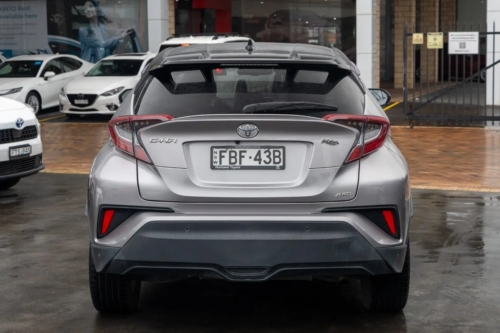 2019 Toyota C-HR Gallery Image 5