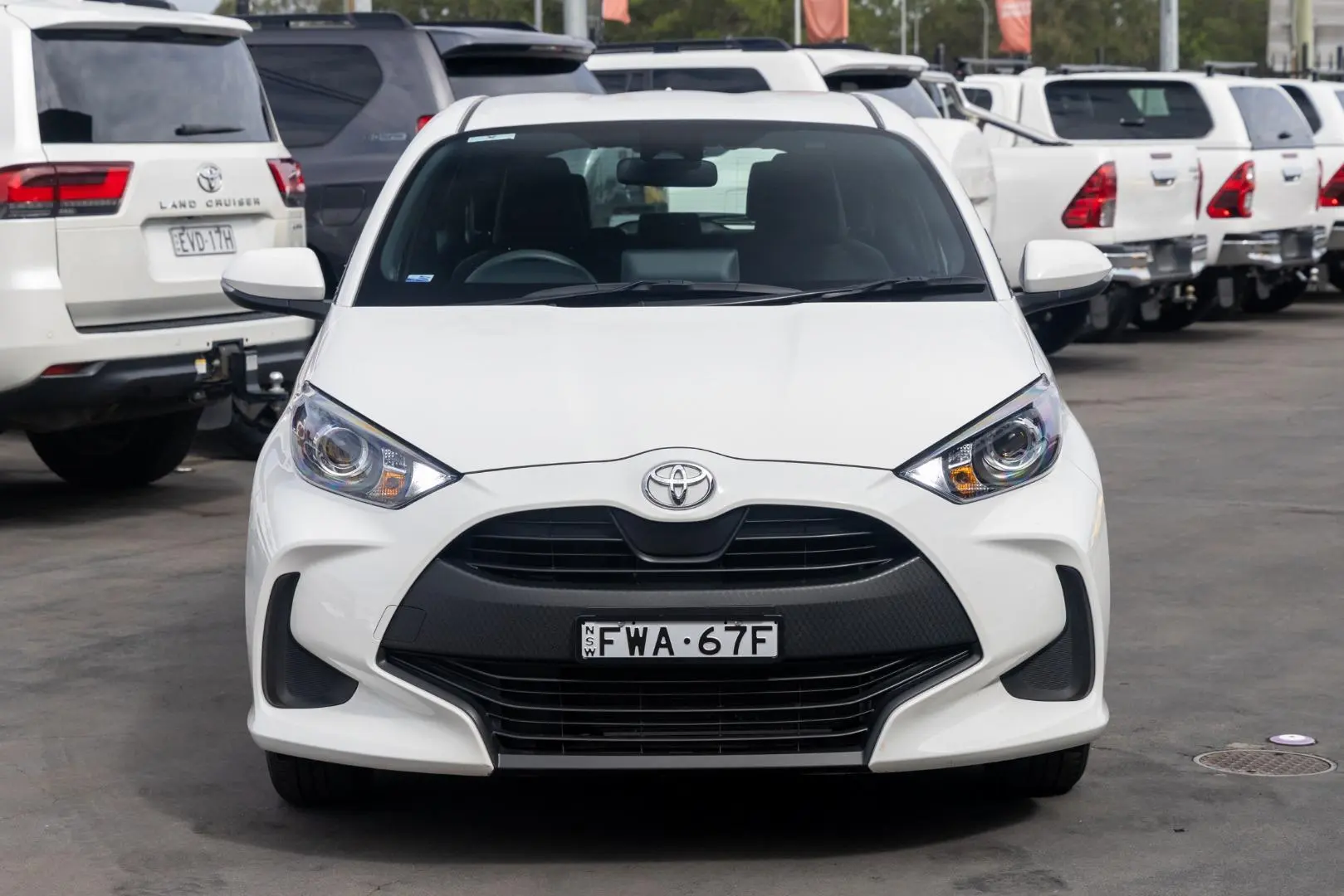 2022 Toyota Yaris Gallery Image 4