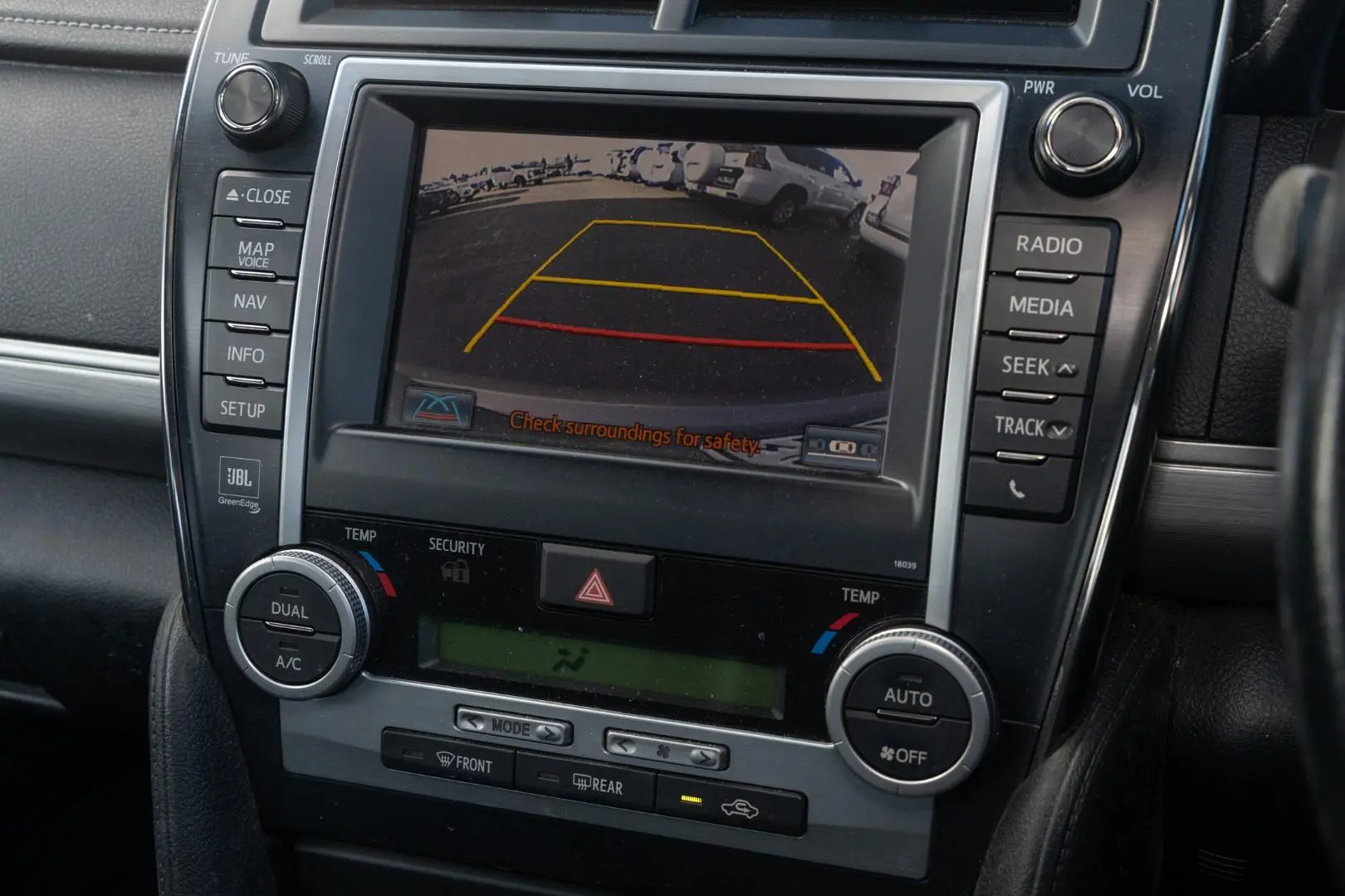 2014 Toyota Camry Gallery Image 15