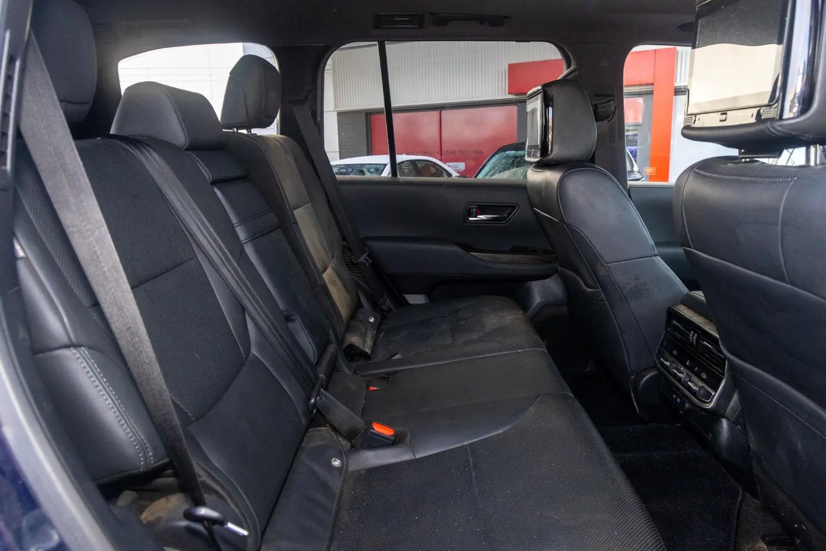 2022 Toyota Landcruiser Gallery Image 9