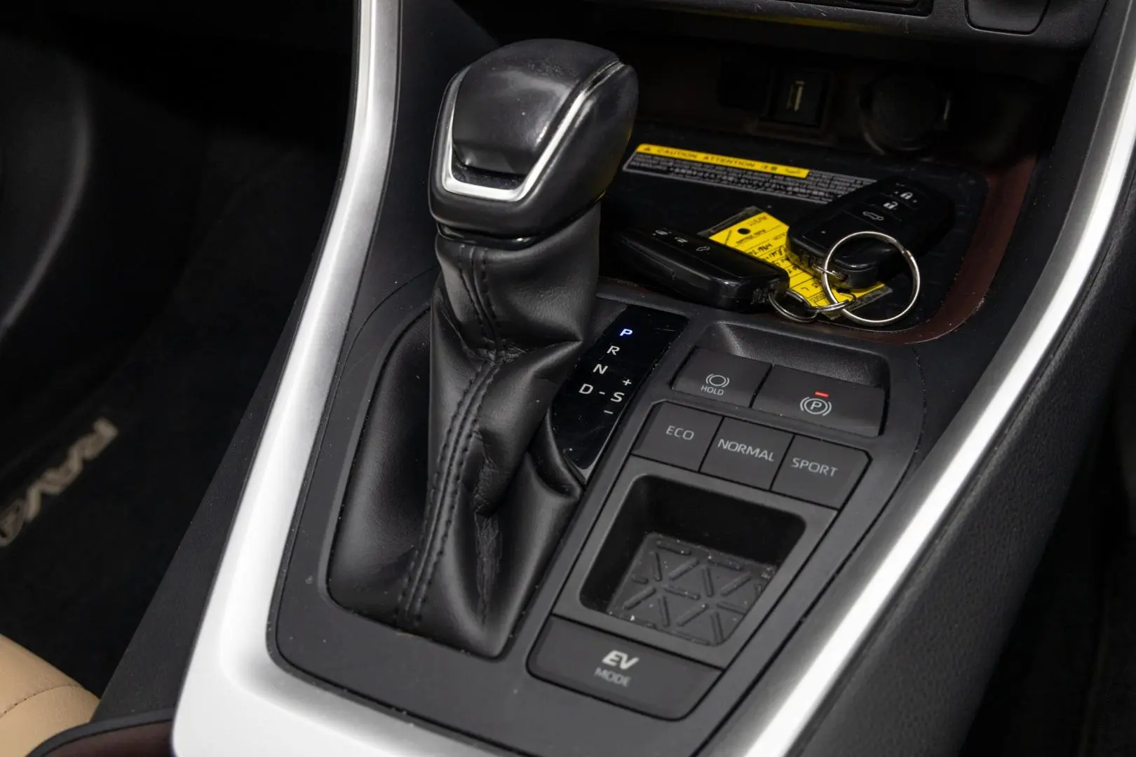 2020 Toyota RAV4 Gallery Image 17