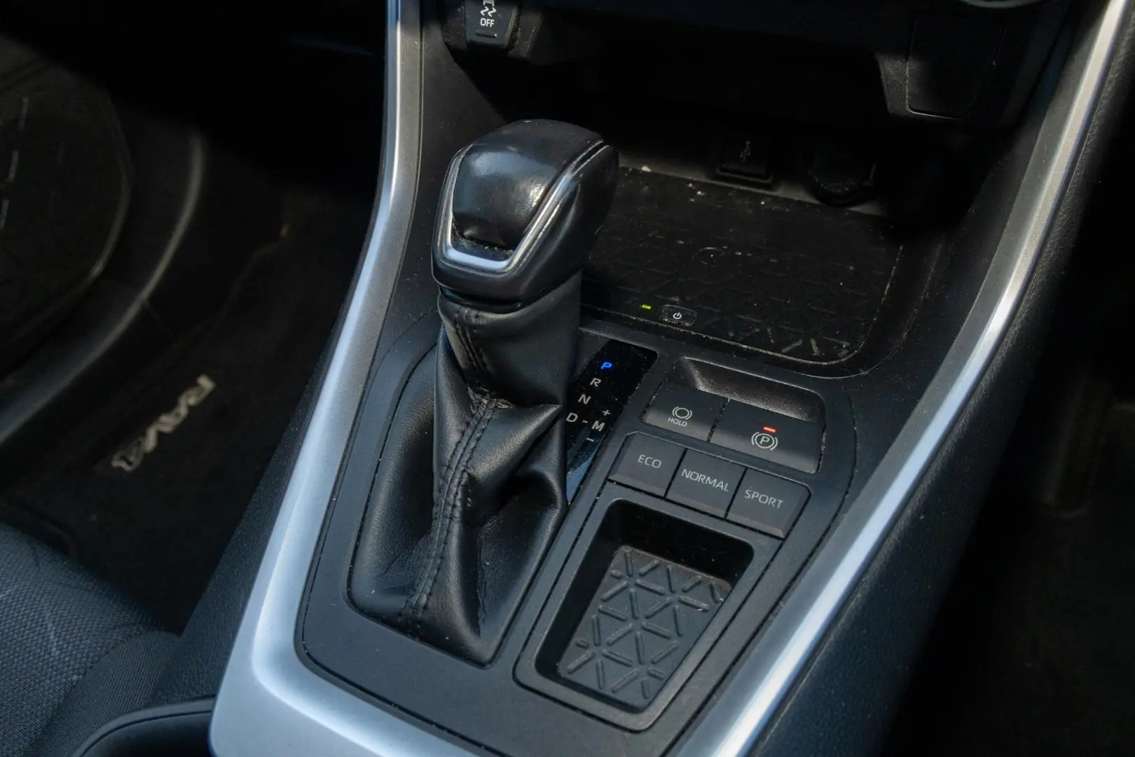 2020 Toyota RAV4 Gallery Image 16
