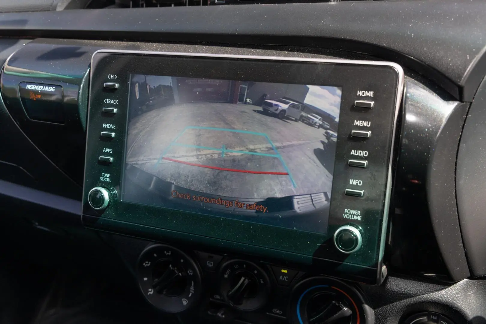 2020 Toyota Hilux Gallery Image 15