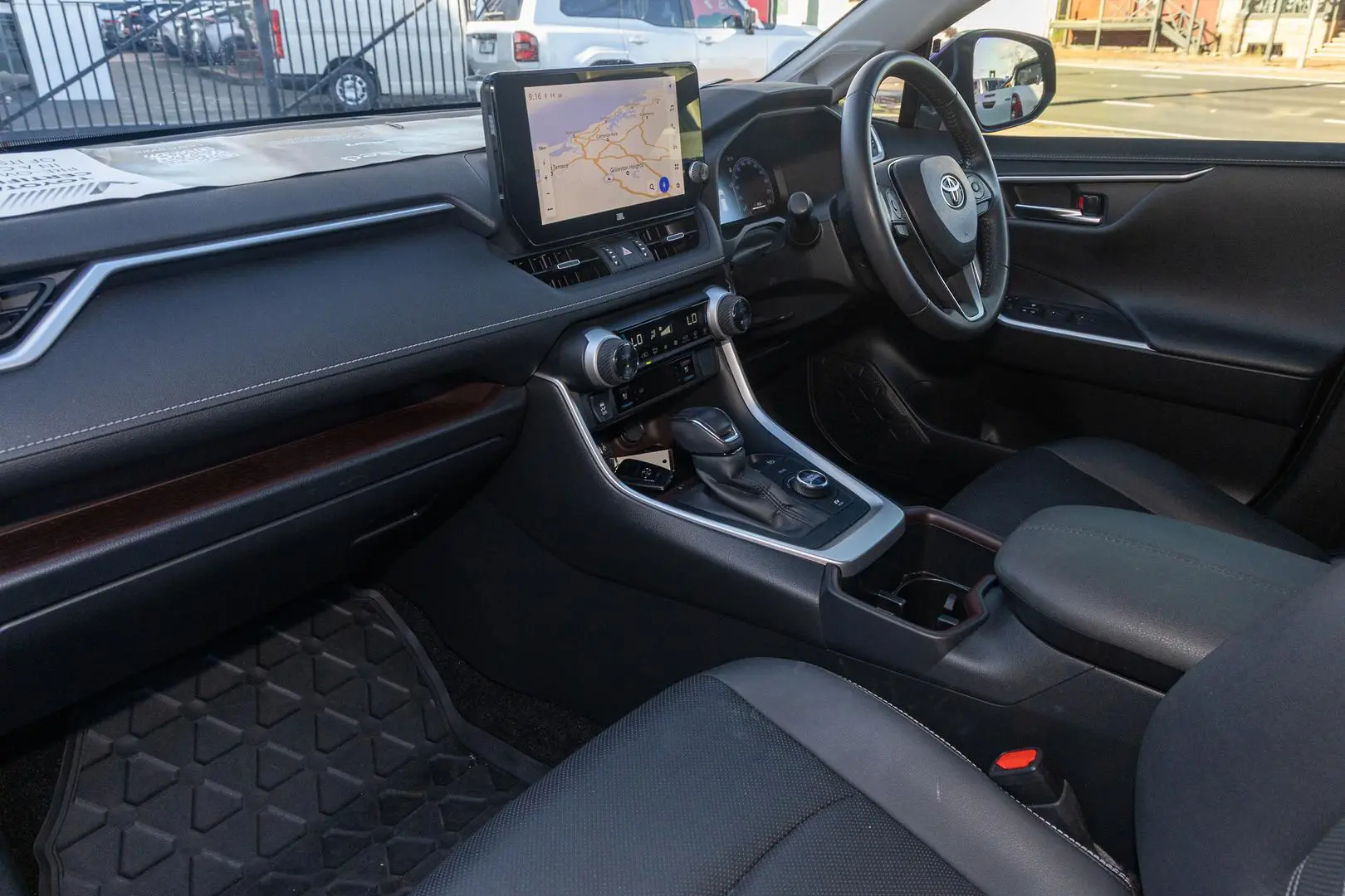 2023 Toyota RAV4 Gallery Image 8