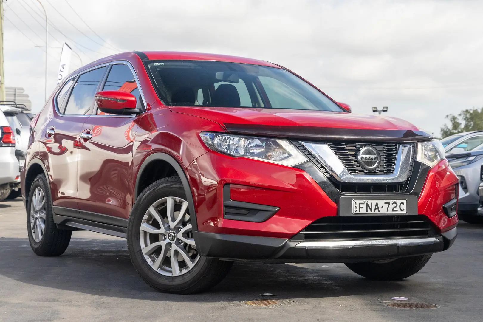 2022 Nissan X-Trail Gallery Image 1