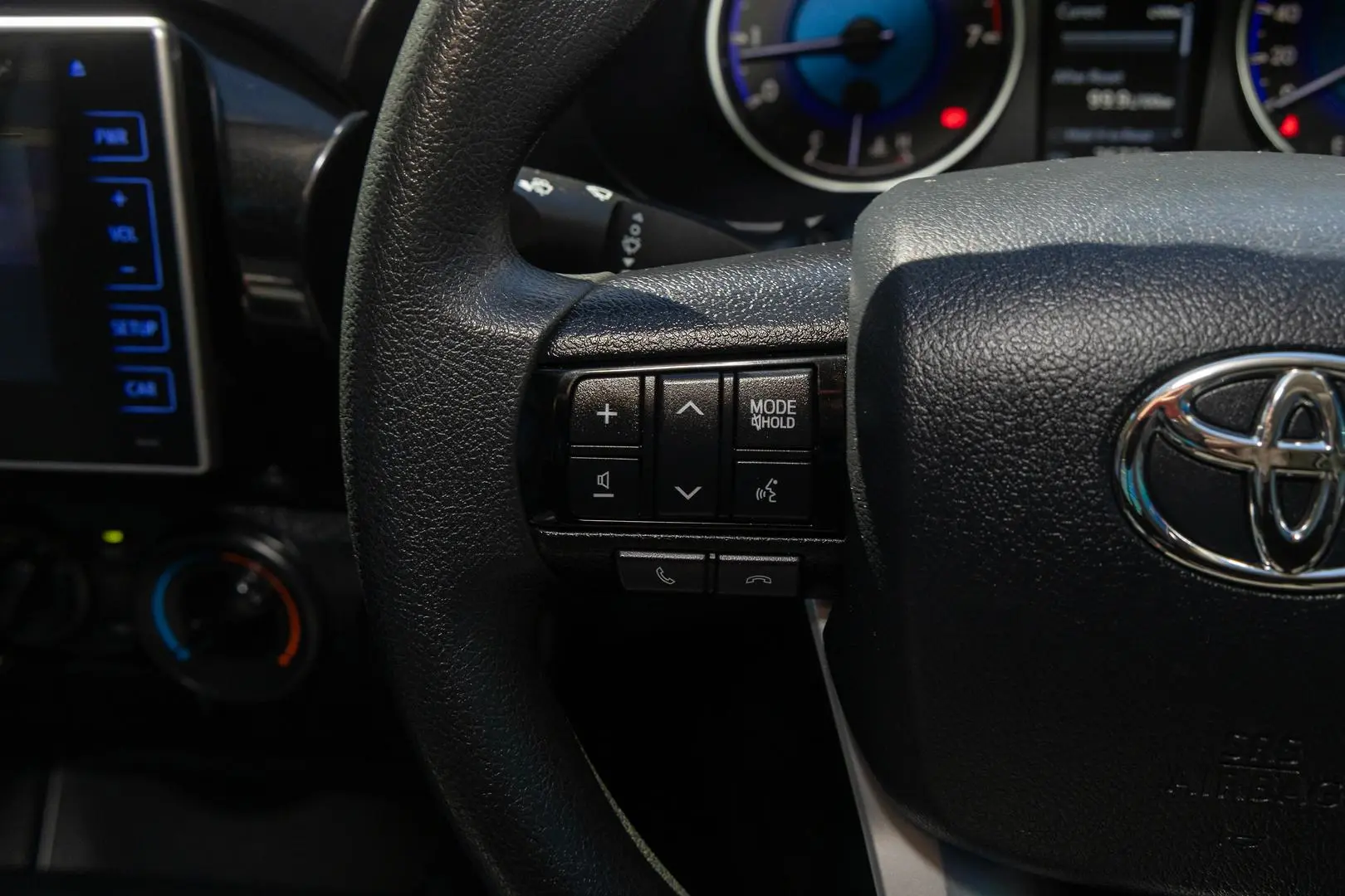 2019 Toyota Hilux Gallery Image 10