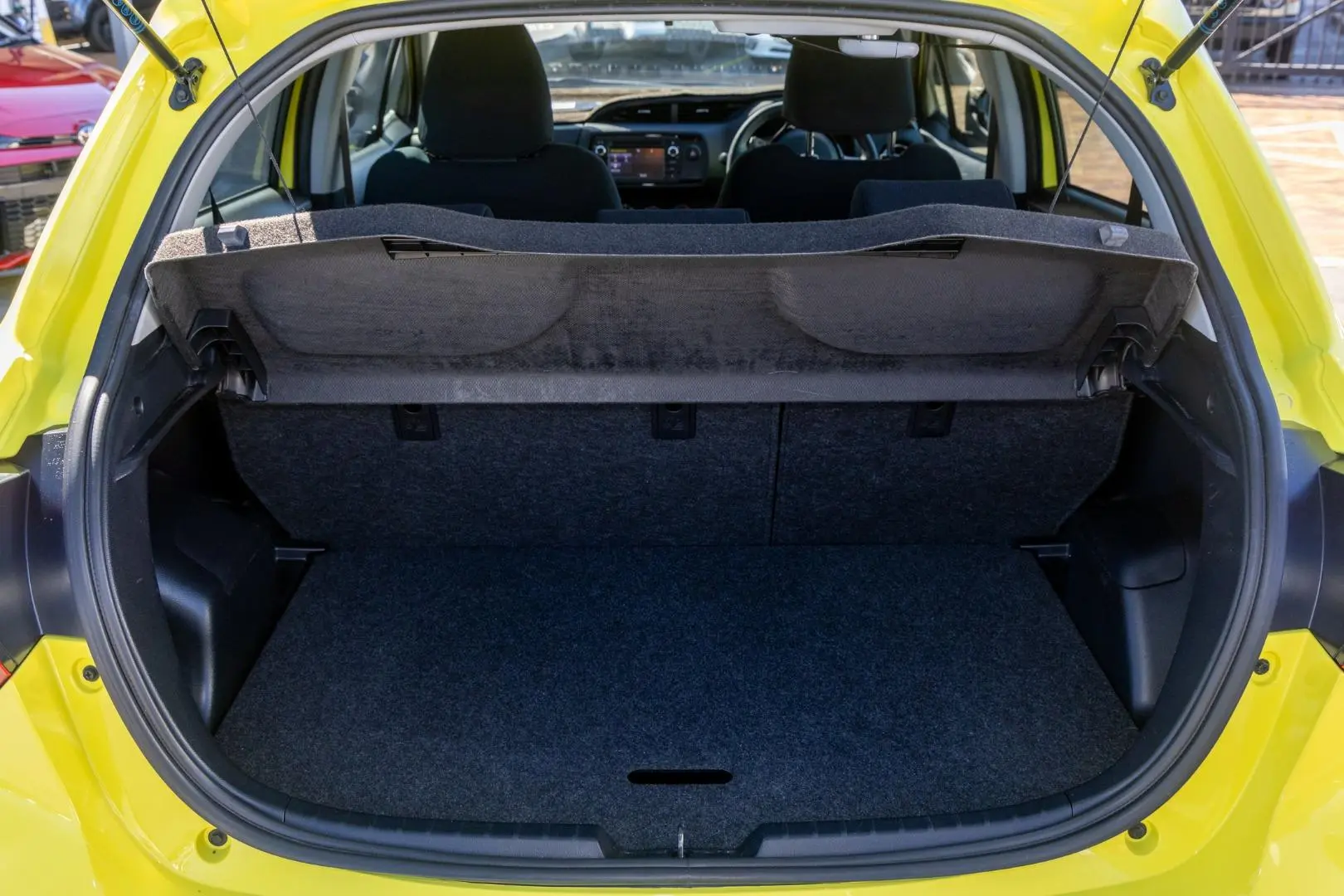 2017 Toyota Yaris Gallery Image 19