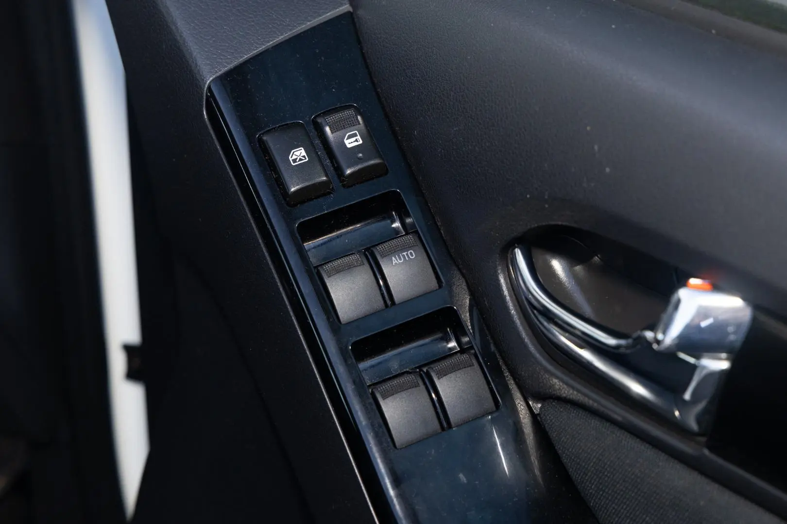 2021 Isuzu MU-X Gallery Image 18