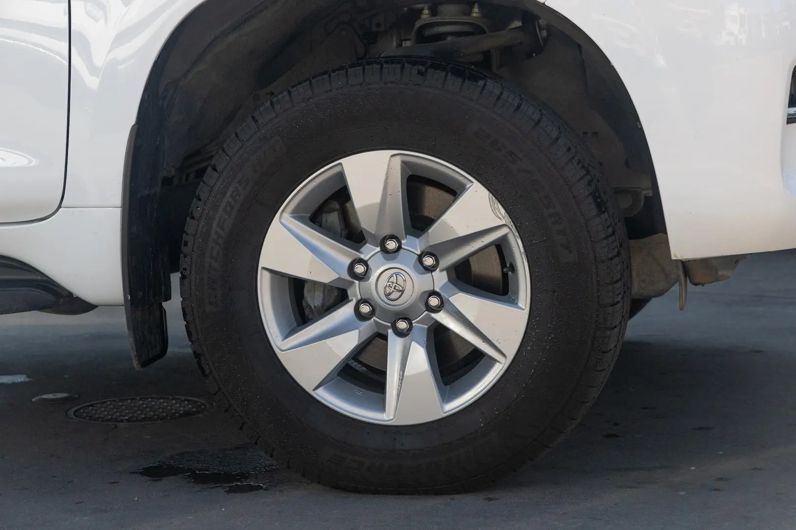 2021 Toyota Landcruiser Prado Gallery Image 21