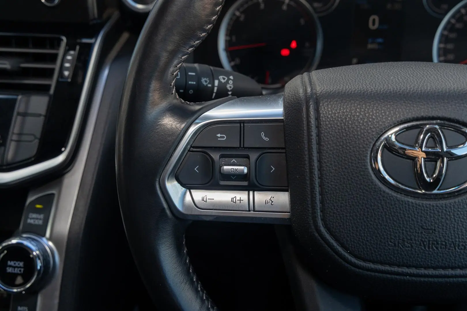 2024 Toyota Landcruiser Gallery Image 11