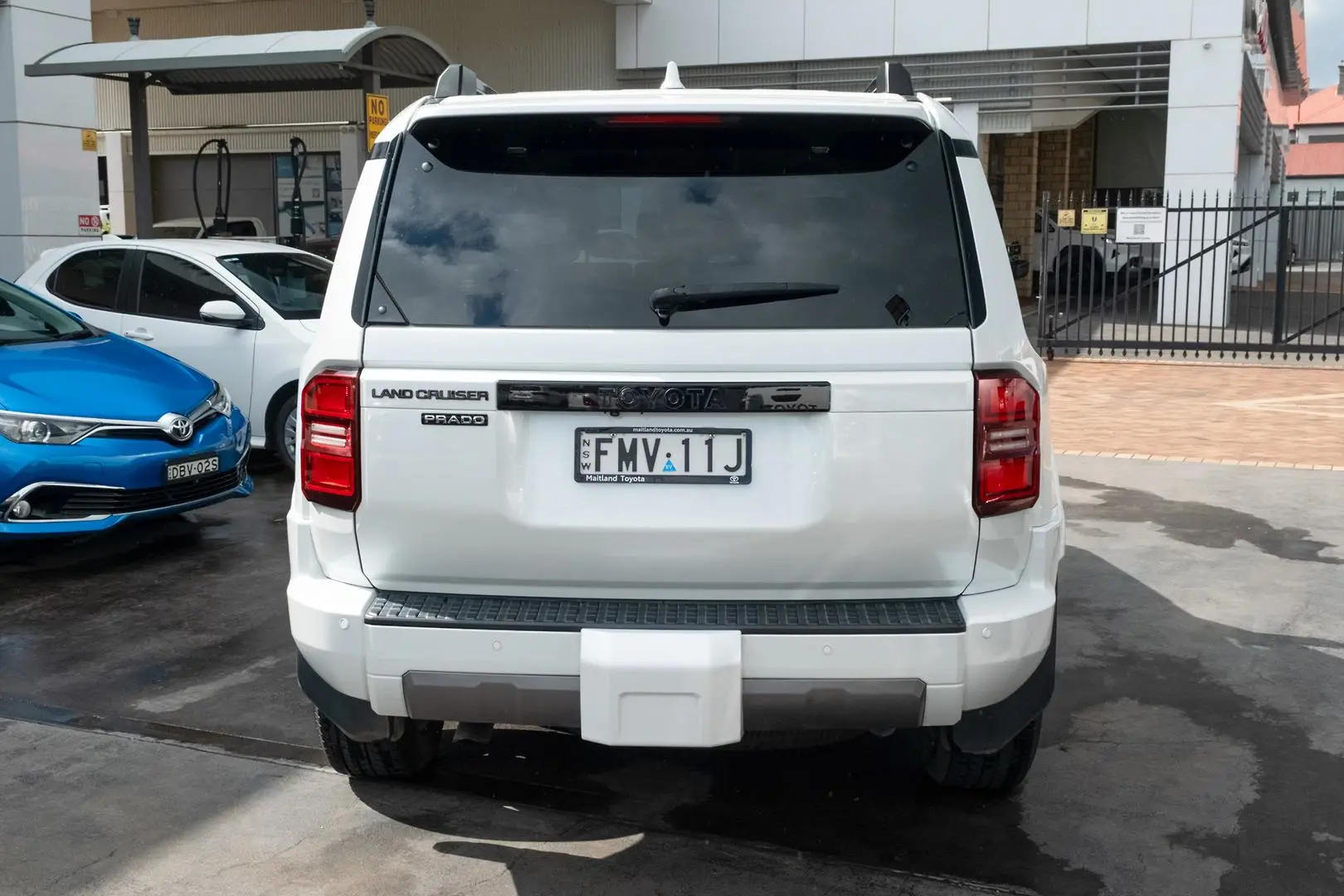 2024 Toyota Landcruiser Prado Gallery Image 5