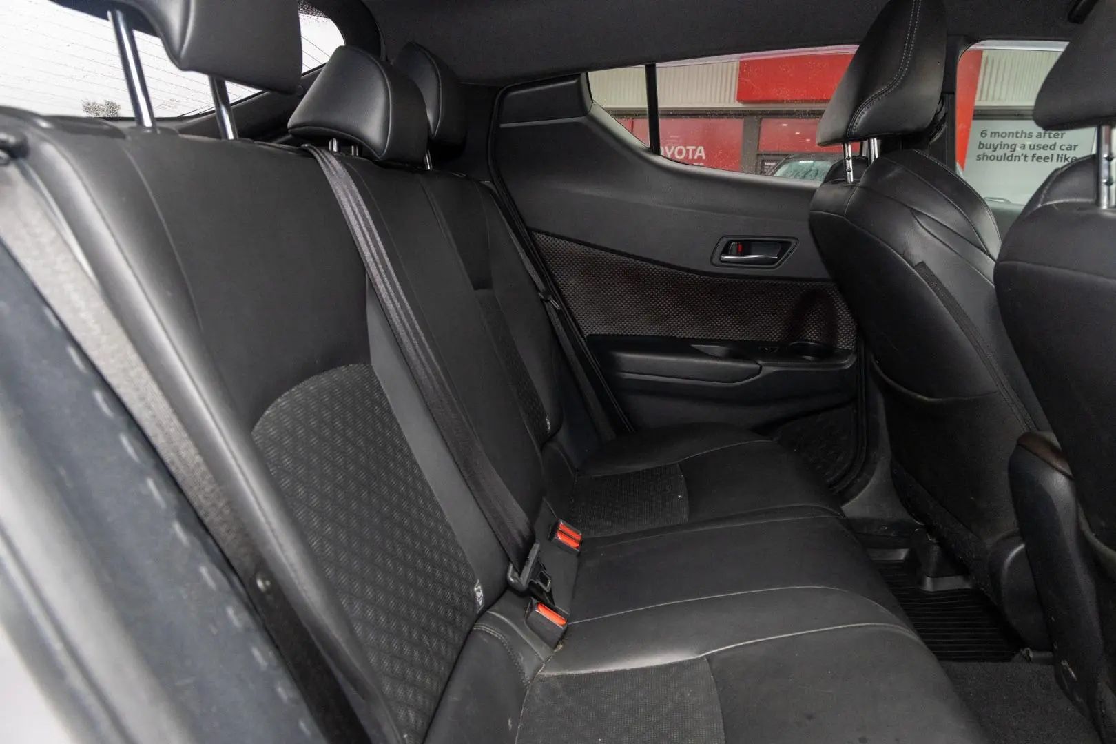 2019 Toyota C-HR Gallery Image 9