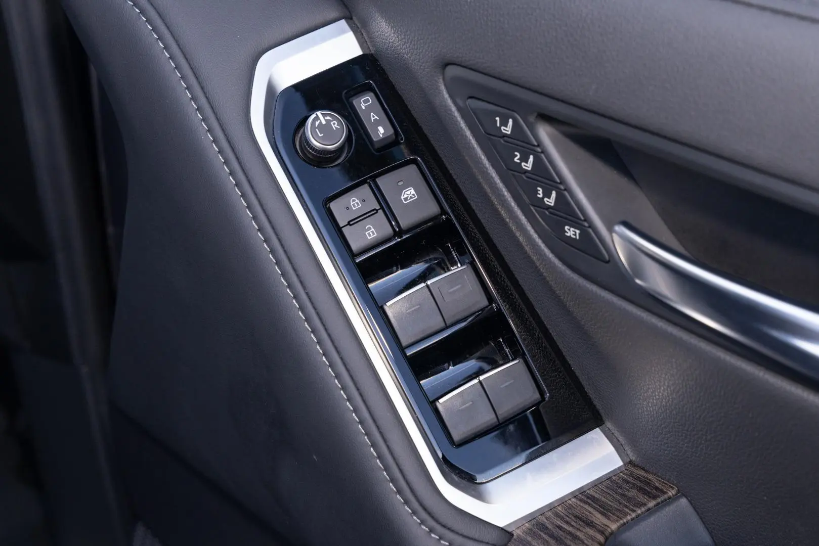 2025 Toyota Landcruiser Gallery Image 18